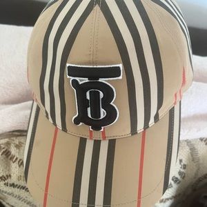 Burberry cap size large
